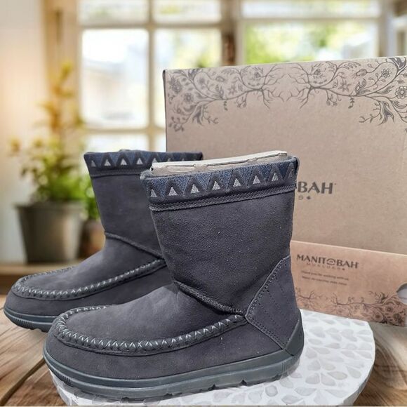 Manitobah Mukluks WR Reflections Half Ankle Boot Size 6 EU 36 - Picture 2 of 12
